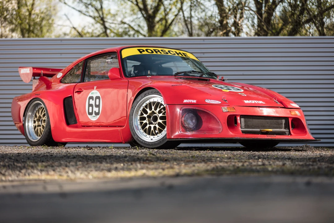 1981 Porsche 934 & 935 - Image 2 of 31