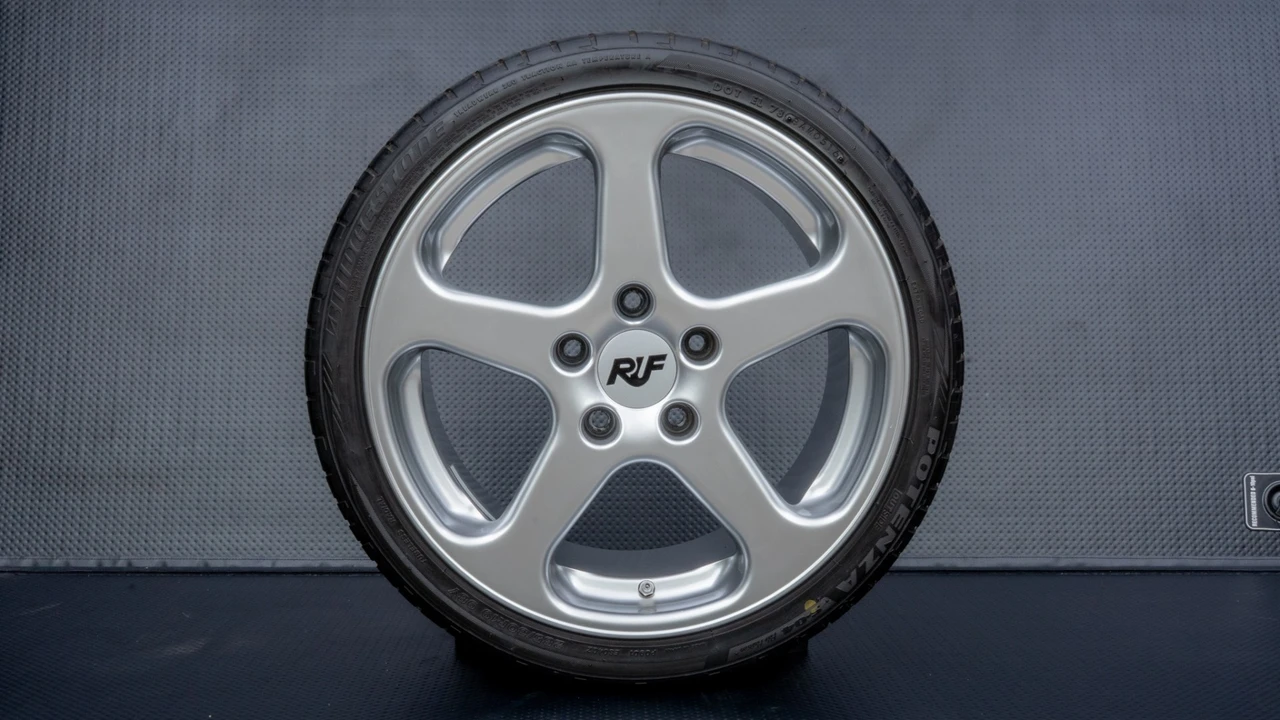Parts & Memorabilia Other Wheels - Image 2 of 4