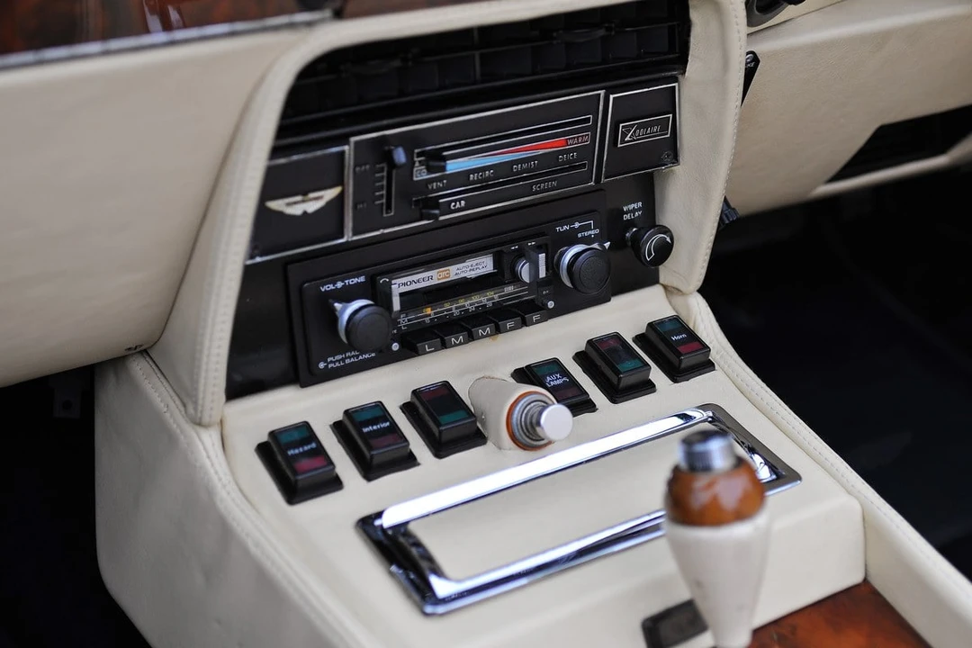 1980 Aston Martin DBS V8 & V8 & V8 Vantage - Image 28 of 30