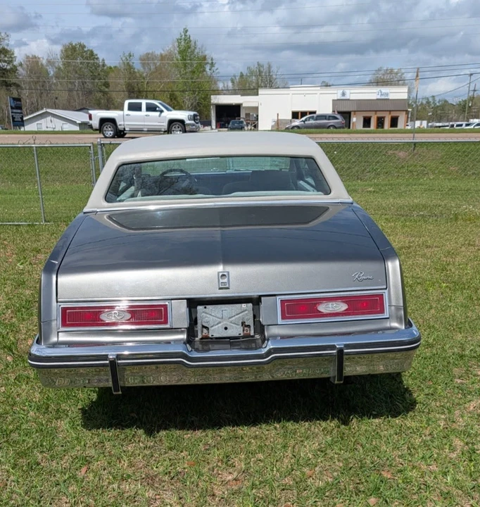 1980 Buick Riviera 4th-7th Gen - Image 4 of 10