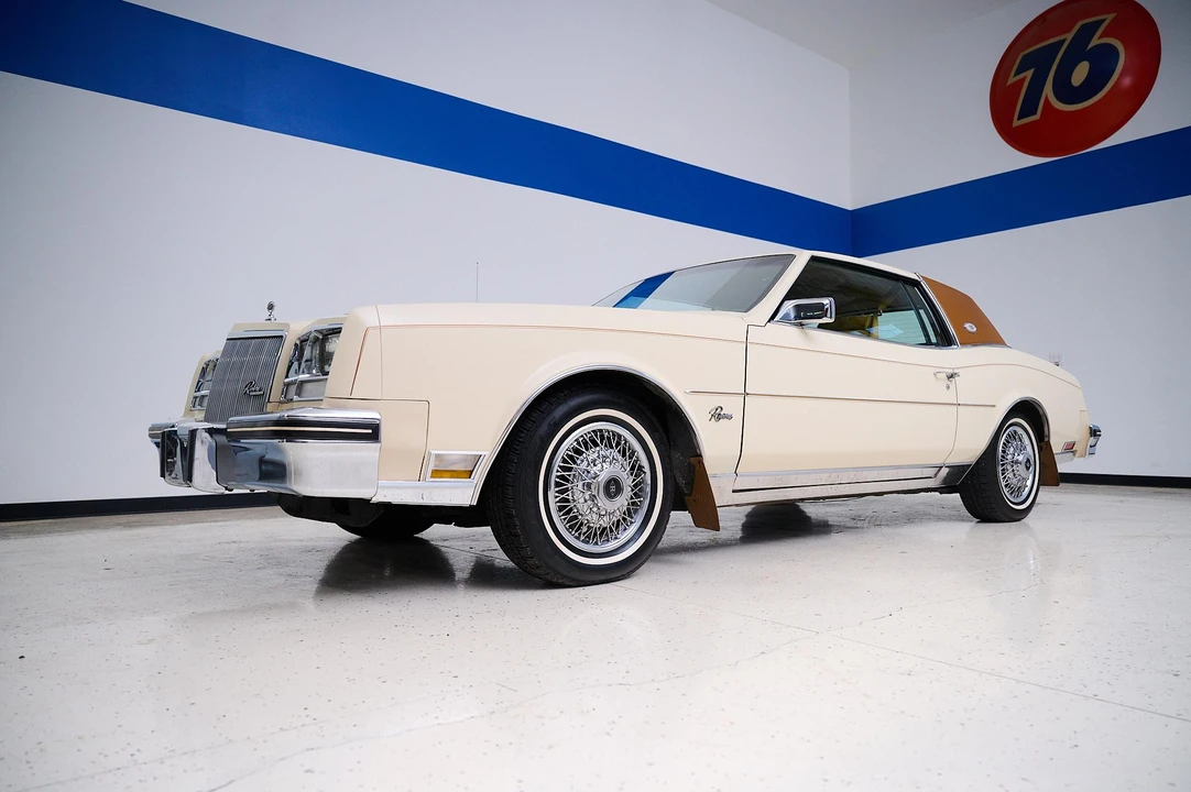 1980 Buick Riviera 4th-7th Gen - Image 4 of 31