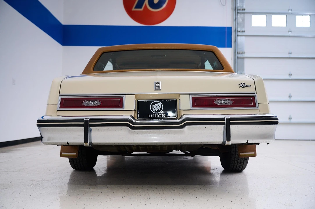 1980 Buick Riviera 4th-7th Gen - Image 7 of 31