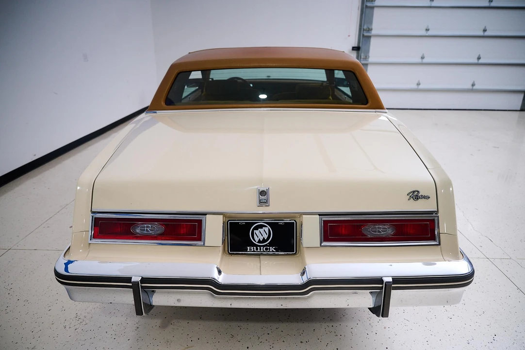 1980 Buick Riviera 4th-7th Gen - Image 8 of 31