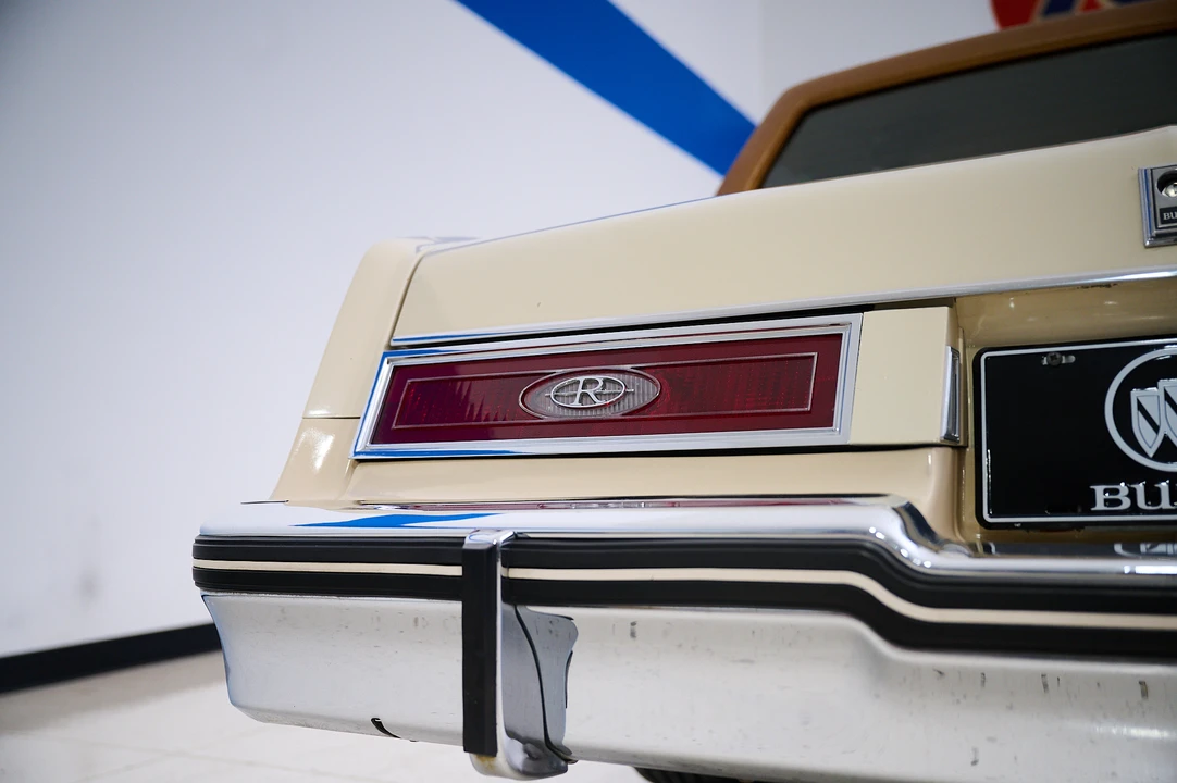 1980 Buick Riviera 4th-7th Gen - Image 25 of 31
