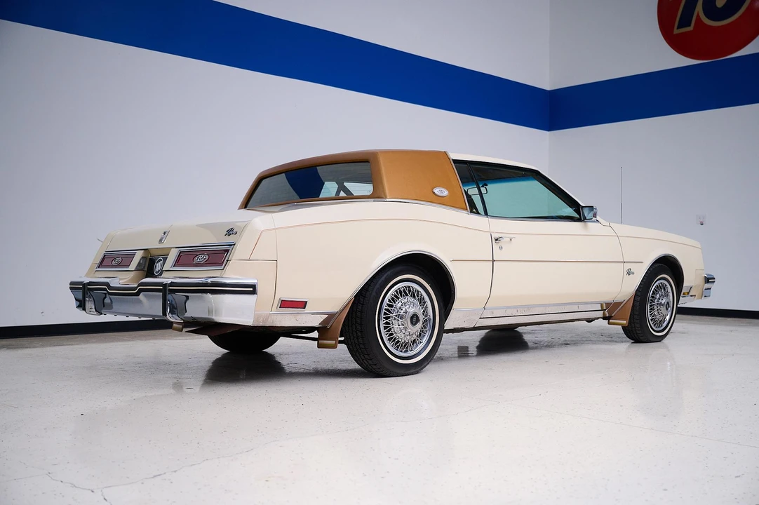 1980 Buick Riviera 4th-7th Gen - Image 9 of 31