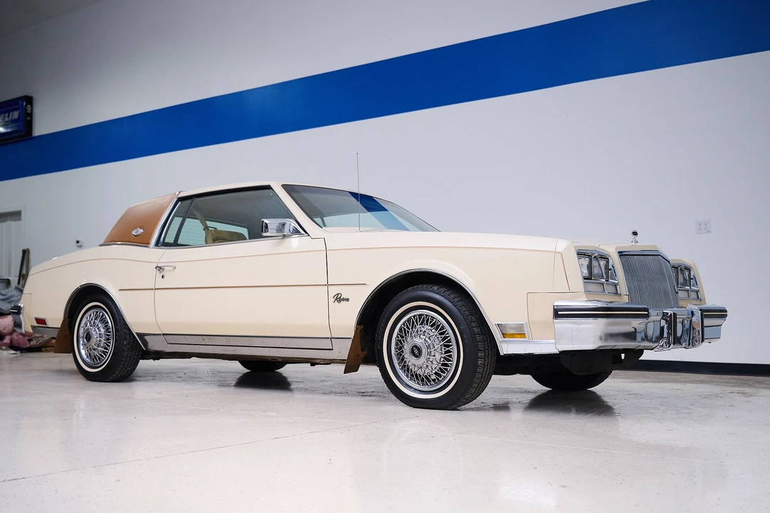 1980 Buick Riviera 4th-7th Gen - Image 2 of 31