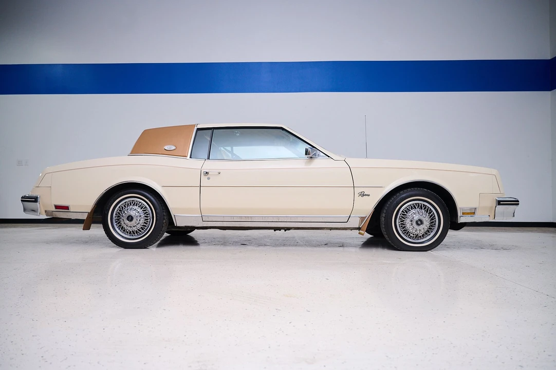 1980 Buick Riviera 4th-7th Gen - Image 10 of 31