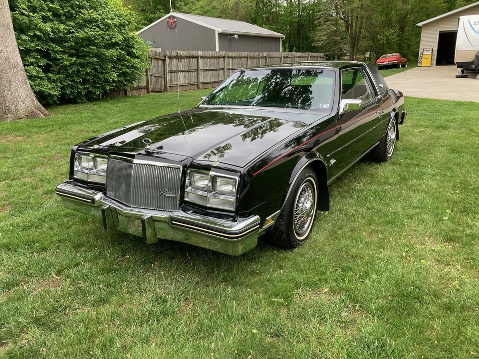 1980 Buick Riviera 4th-7th Gen - Image 3 of 31