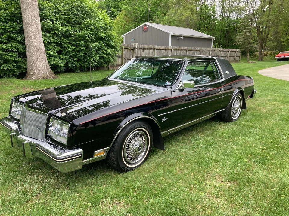 1980 Buick Riviera 4th-7th Gen - Image 4 of 31