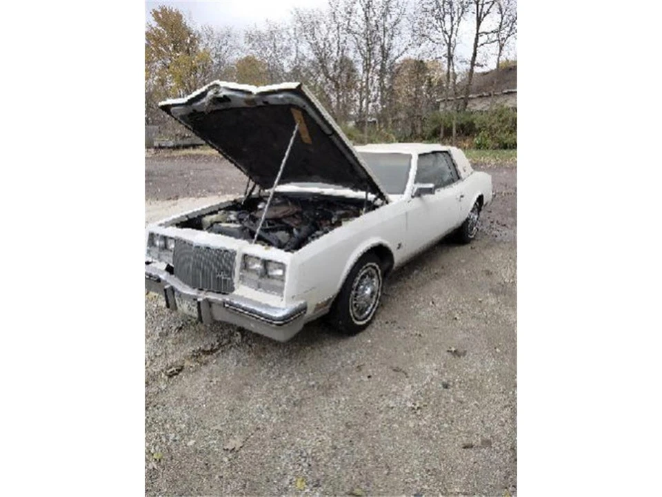 1980 Buick Riviera 4th-7th Gen - Image 4 of 14
