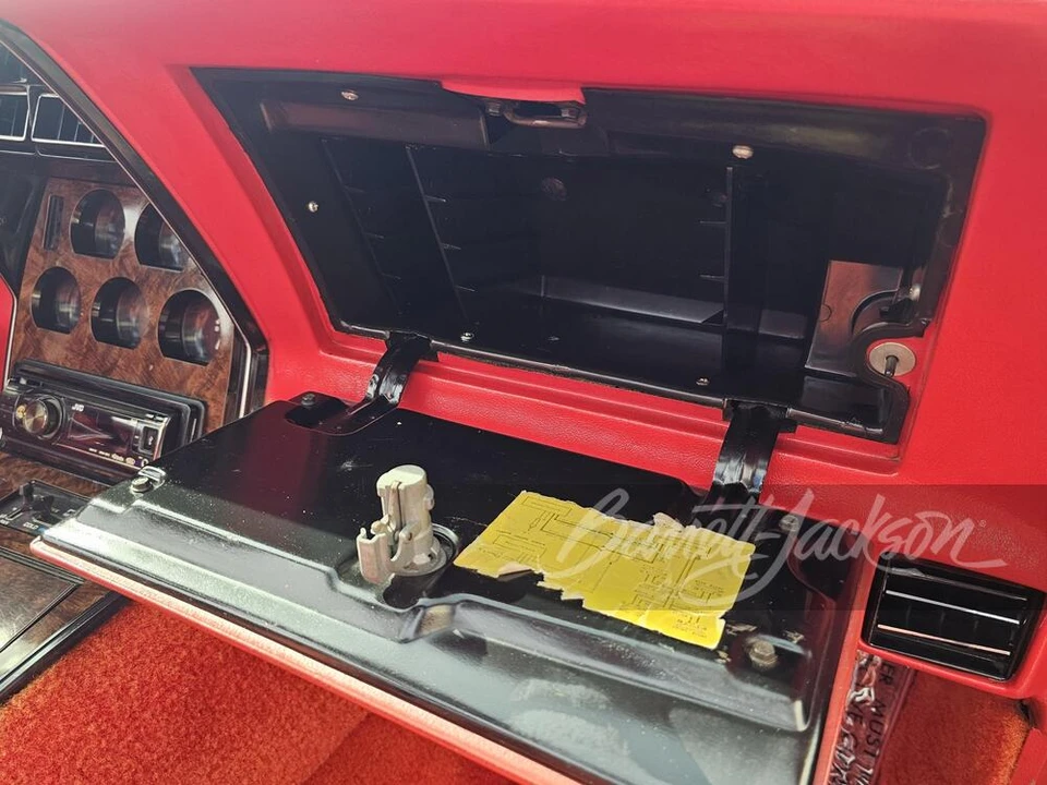 1980 Chevrolet Corvette C3 - Image 12 of 31