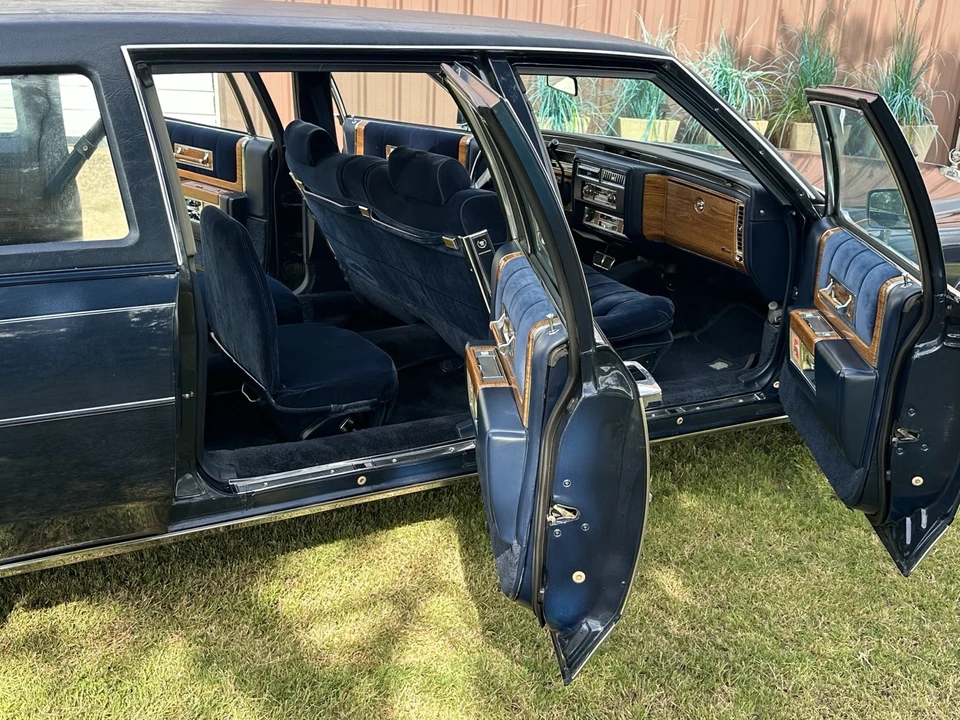 1980 Cadillac Fleetwood - Image 2 of 31