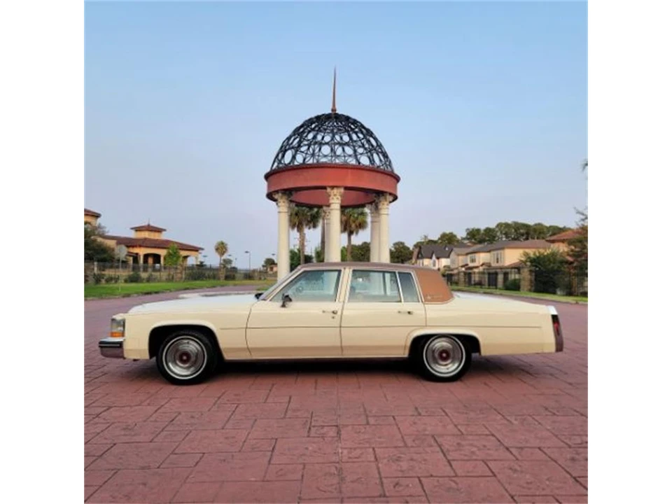 1980 Cadillac DeVille 5th Gen - Image 12 of 25