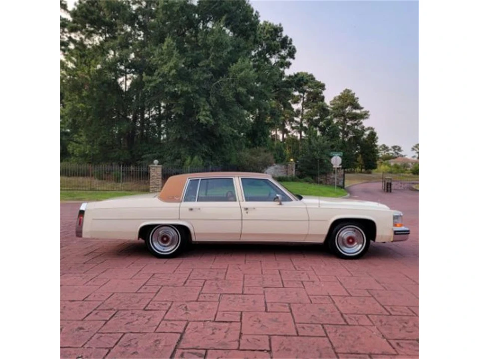 1980 Cadillac DeVille 5th Gen - Image 11 of 25