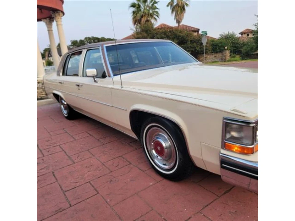 1980 Cadillac DeVille 5th Gen - Image 18 of 25