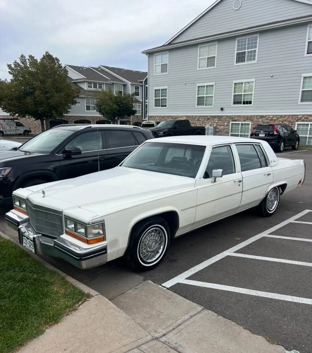 1980 Cadillac DeVille 5th Gen - Image 2 of 8