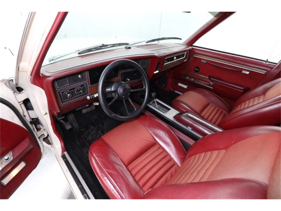 1980 Chrysler LeBaron - Image 9 of 31