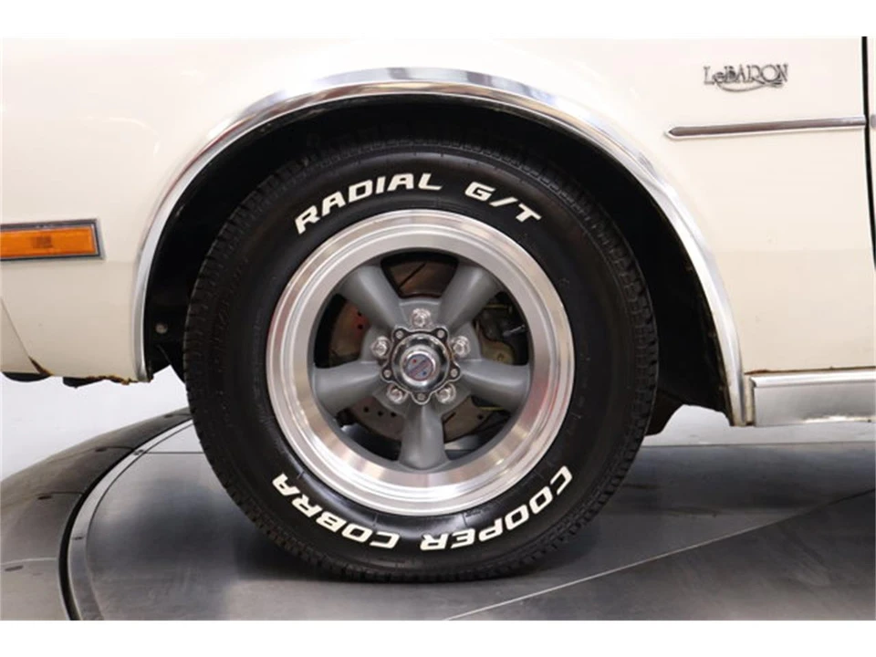 1980 Chrysler LeBaron - Image 30 of 31