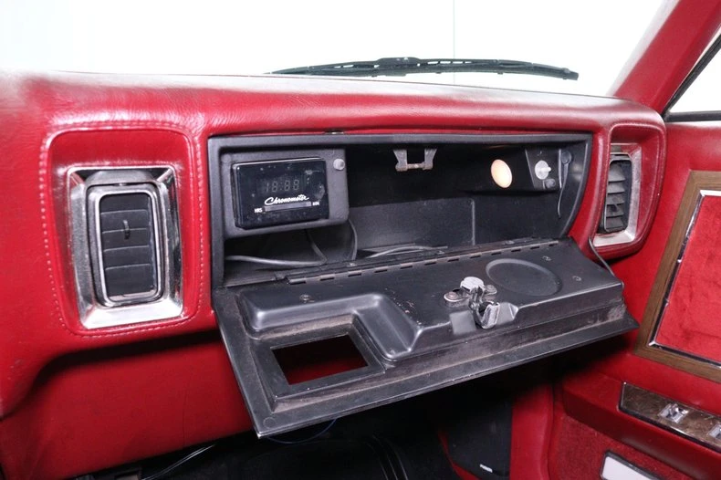 1980 Chrysler LeBaron - Image 28 of 31