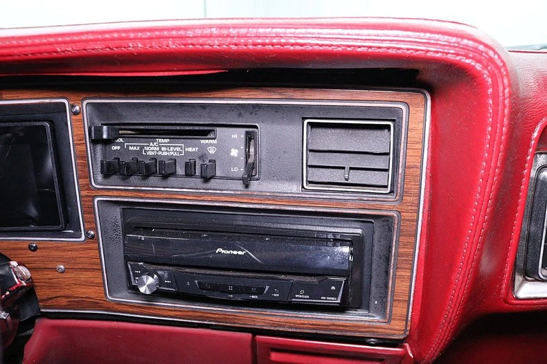 1980 Chrysler LeBaron - Image 25 of 31