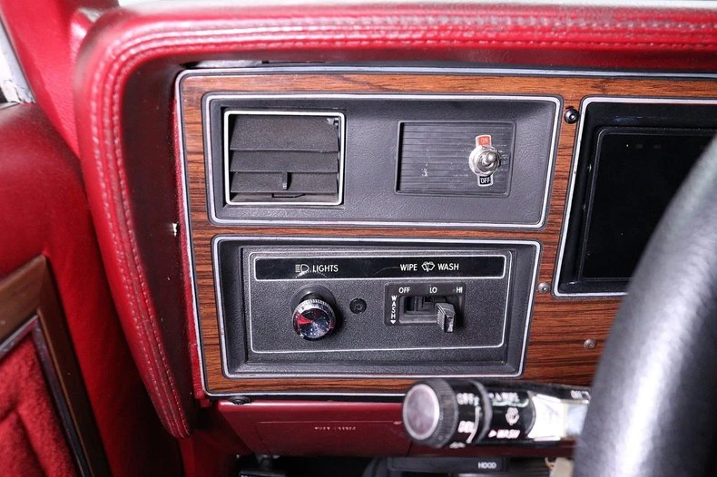 1980 Chrysler LeBaron - Image 23 of 31