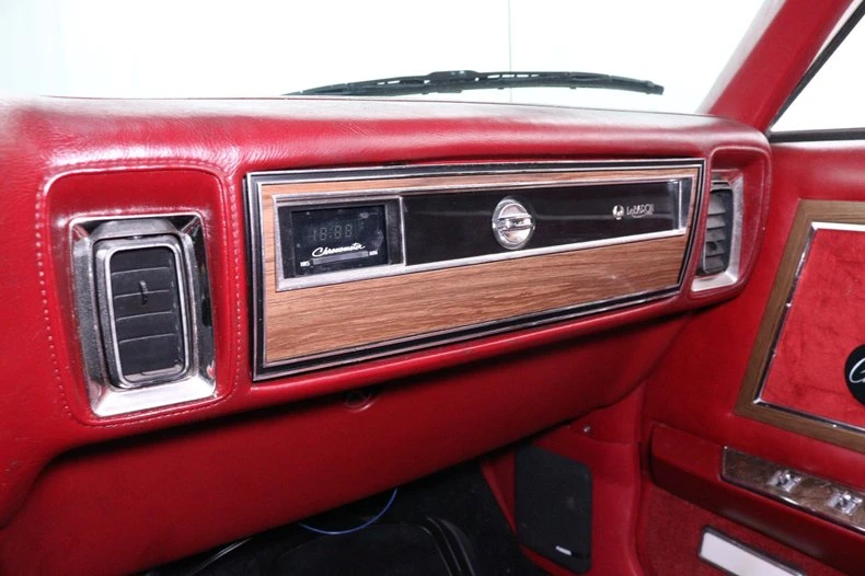 1980 Chrysler LeBaron - Image 27 of 31