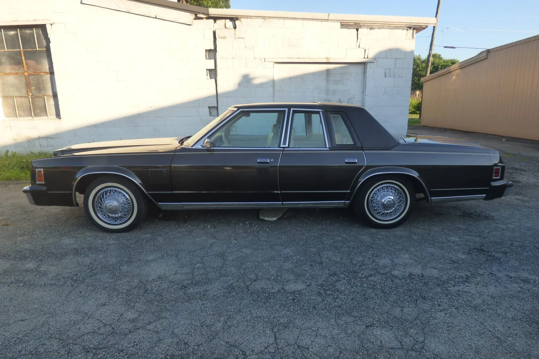 1980 Chrysler New Yorker - Image 17 of 31