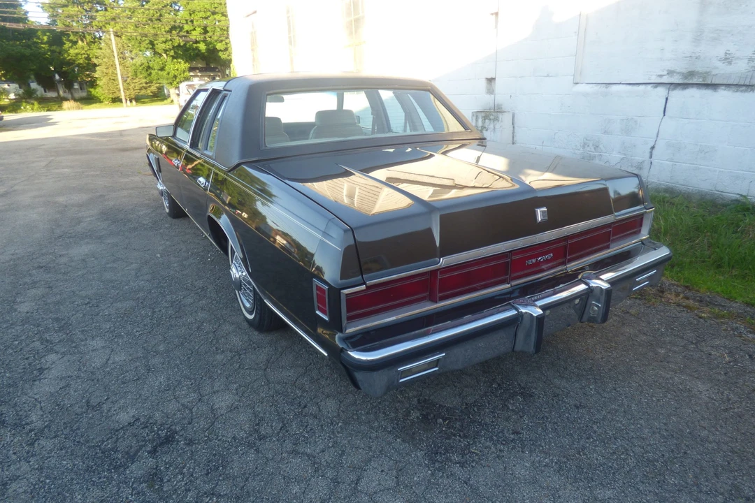 1980 Chrysler New Yorker - Image 14 of 31