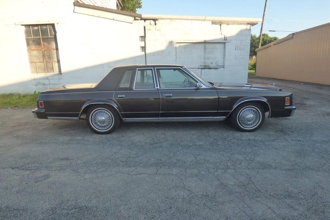 1980 Chrysler New Yorker - Image 8 of 31