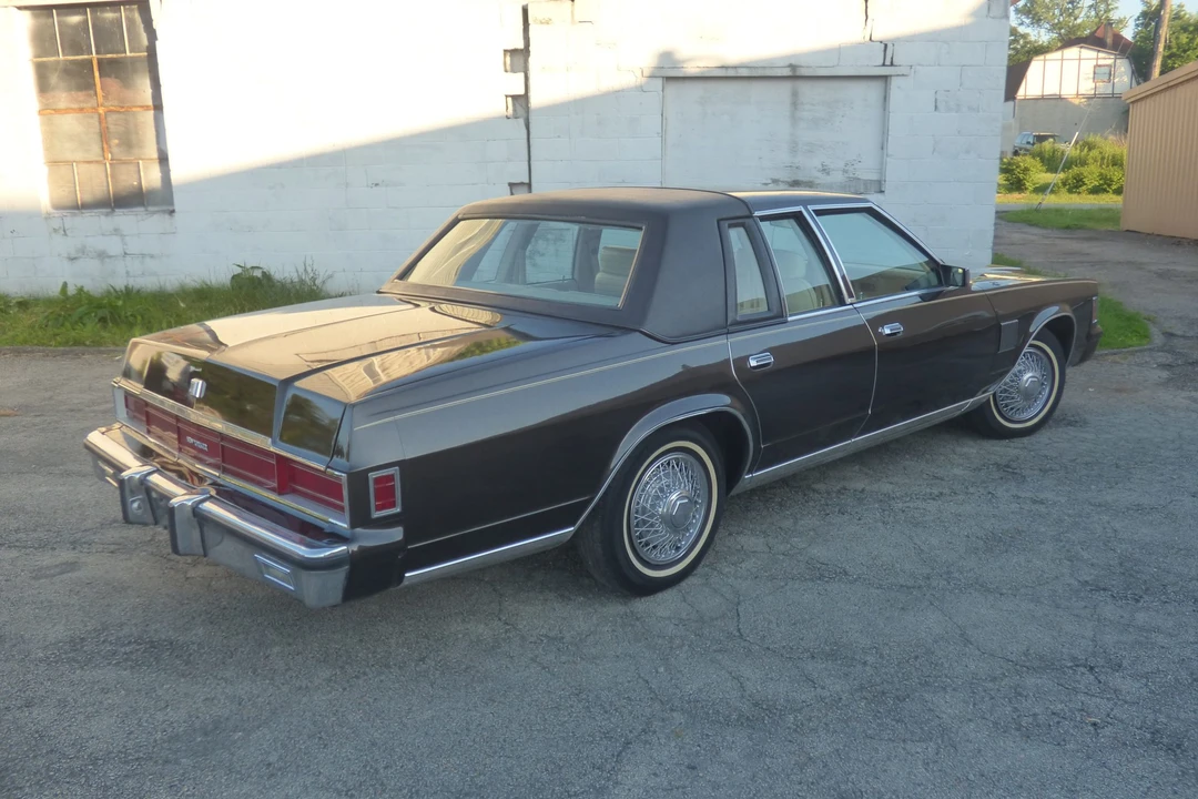 1980 Chrysler New Yorker - Image 9 of 31