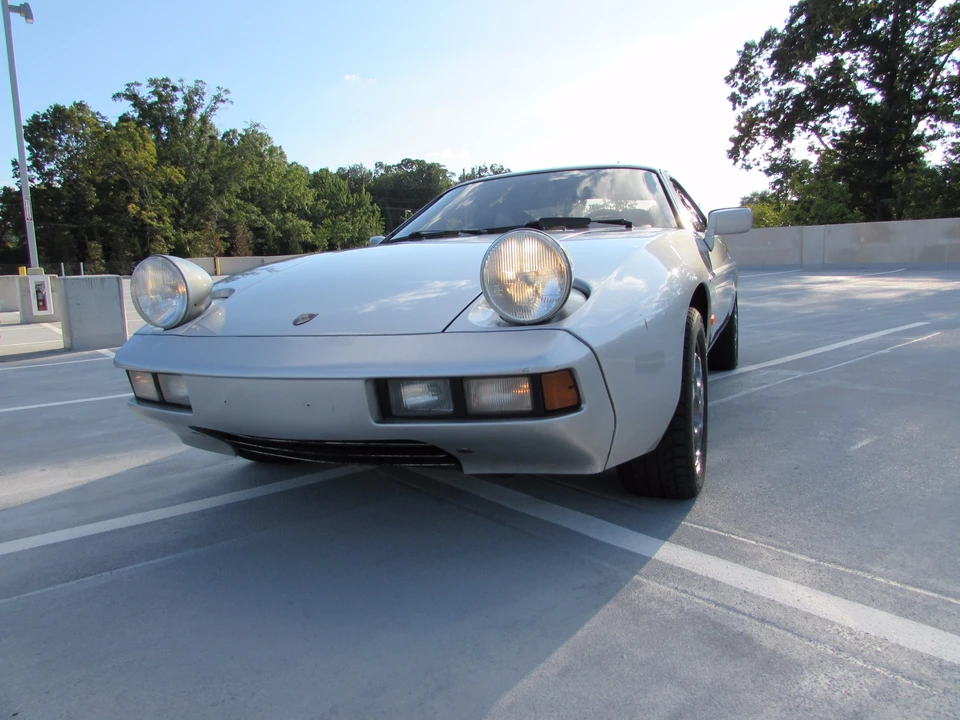 1980 Porsche 928 S - Image 8 of 31