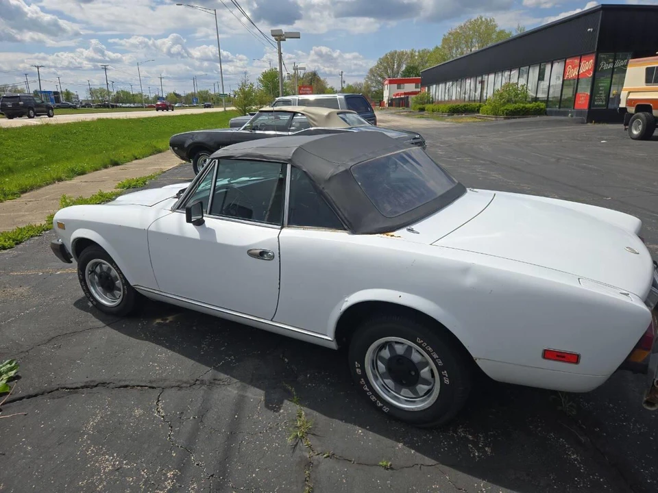 1980 Fiat 124 Sport Spider - Image 2 of 9