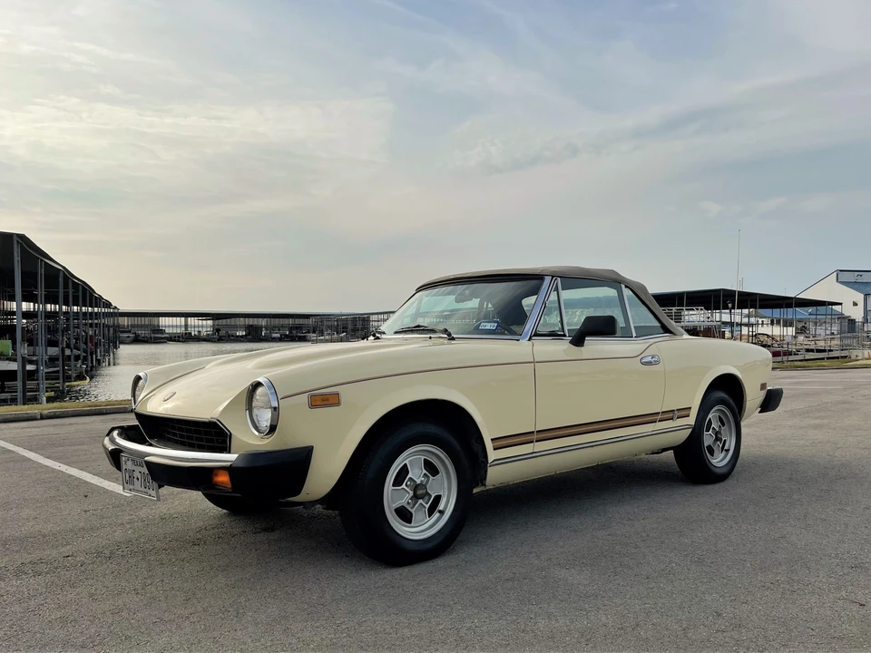 1980 Fiat 124 Sport Spider - Image 24 of 31