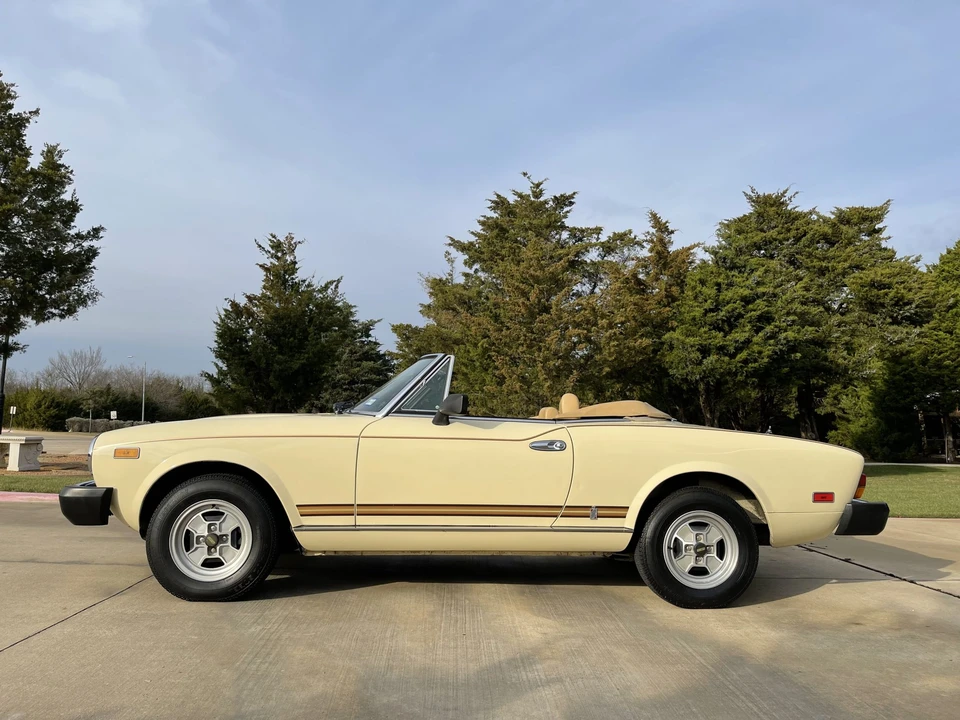 1980 Fiat 124 Sport Spider - Image 7 of 31