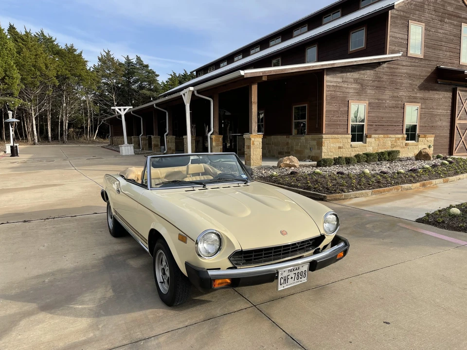 1980 Fiat 124 Sport Spider - Image 17 of 31
