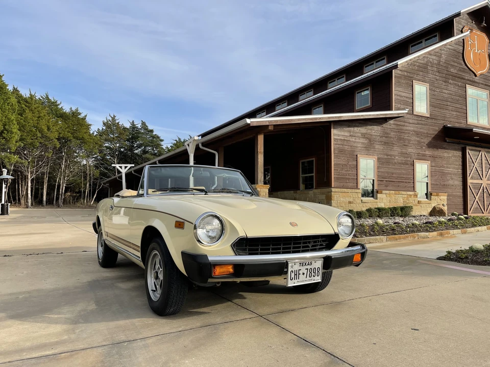 1980 Fiat 124 Sport Spider - Image 18 of 31
