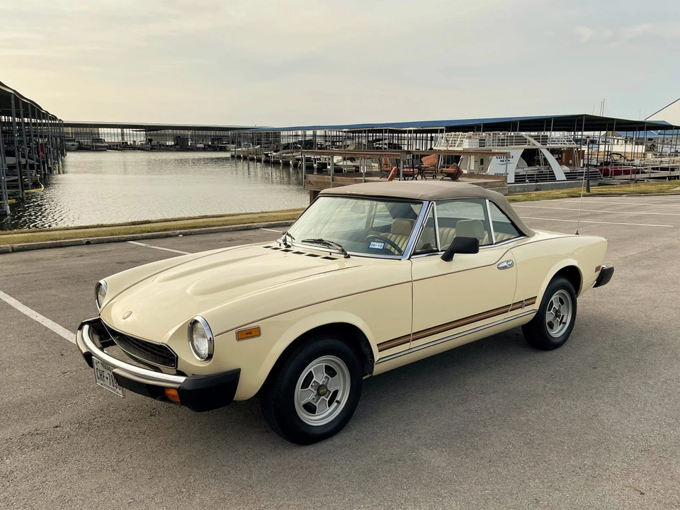 1980 Fiat 124 Sport Spider - Image 23 of 31
