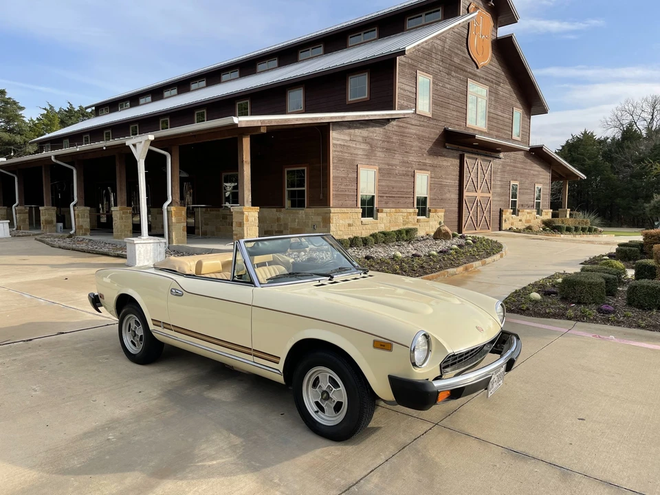1980 Fiat 124 Sport Spider - Image 15 of 31
