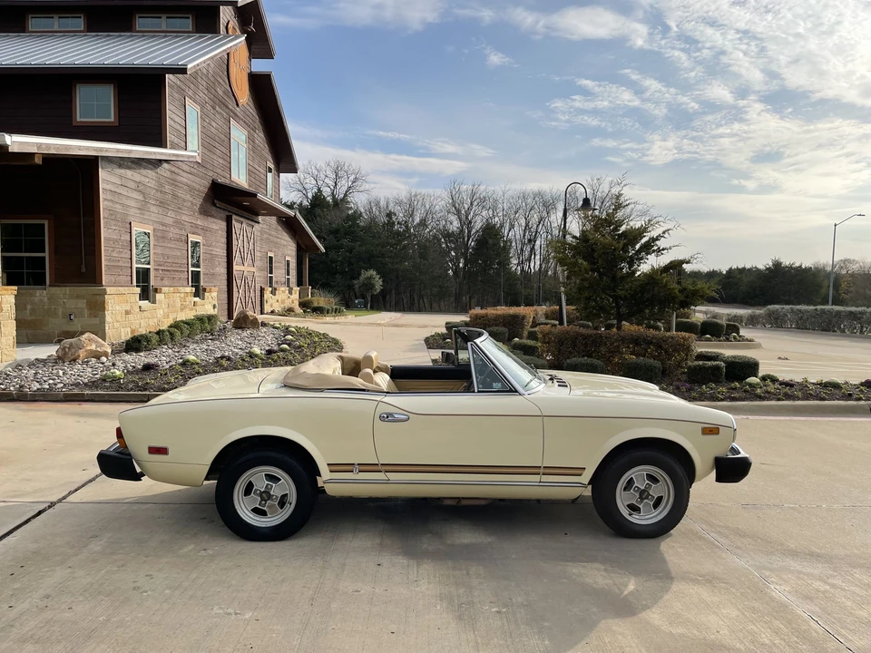 1980 Fiat 124 Sport Spider - Image 13 of 31