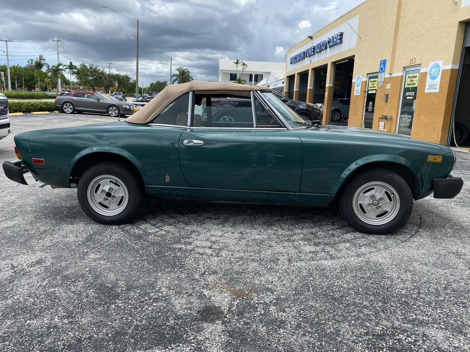 1980 Fiat 124 Sport Spider - Image 16 of 31
