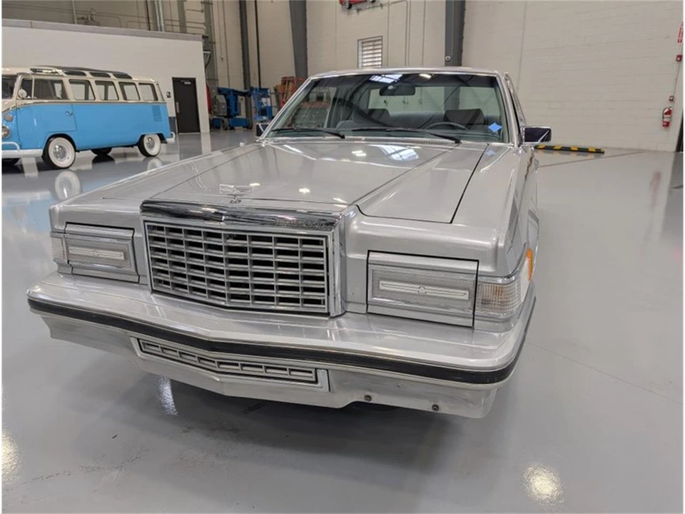 1980 Ford Thunderbird 8th Gen - Image 8 of 16