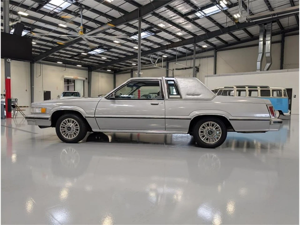 1980 Ford Thunderbird 8th Gen - Image 2 of 16