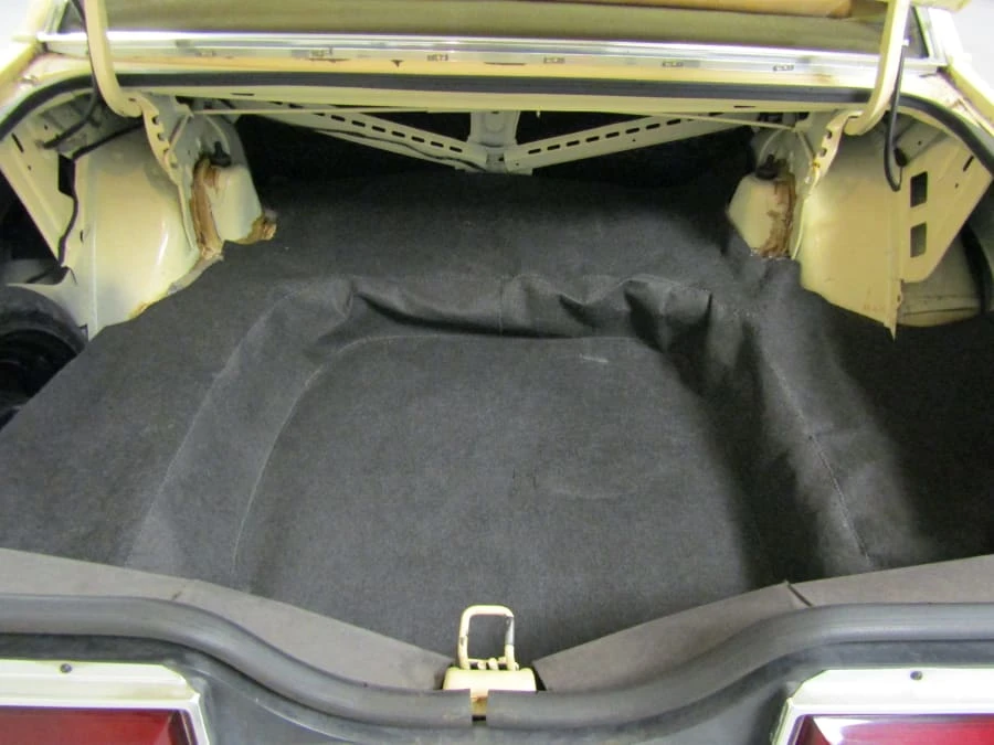1980 Ford Thunderbird 8th Gen - Image 8 of 12