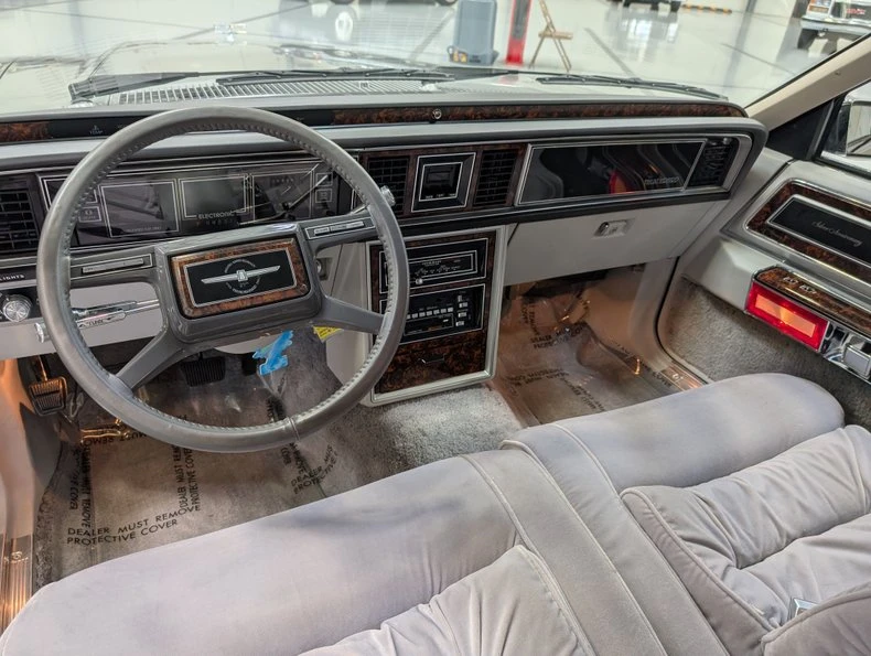 1980 Ford Thunderbird 8th Gen - Image 12 of 16
