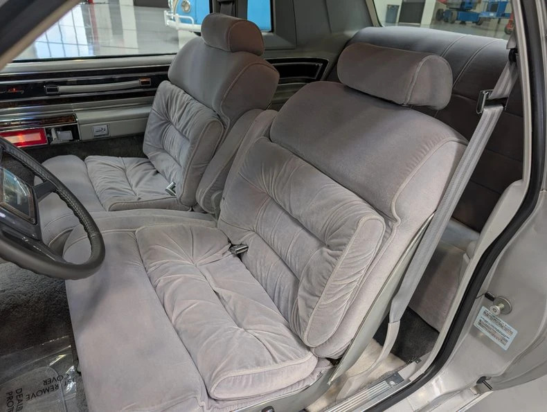 1980 Ford Thunderbird 8th Gen - Image 9 of 16
