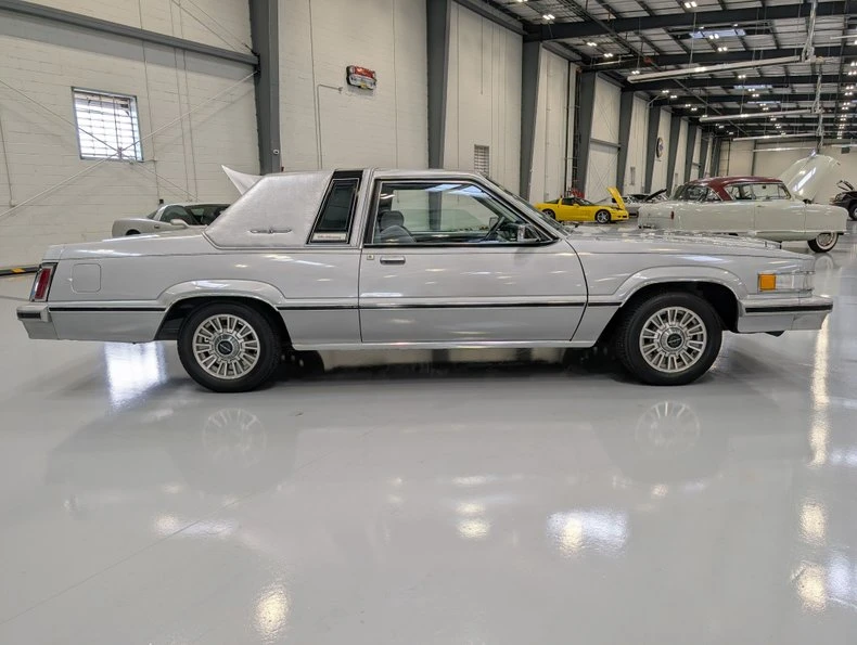 1980 Ford Thunderbird 8th Gen - Image 5 of 16