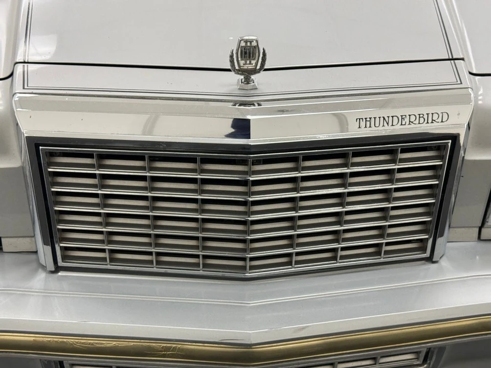 1980 Ford Thunderbird 7th Gen - Image 9 of 12