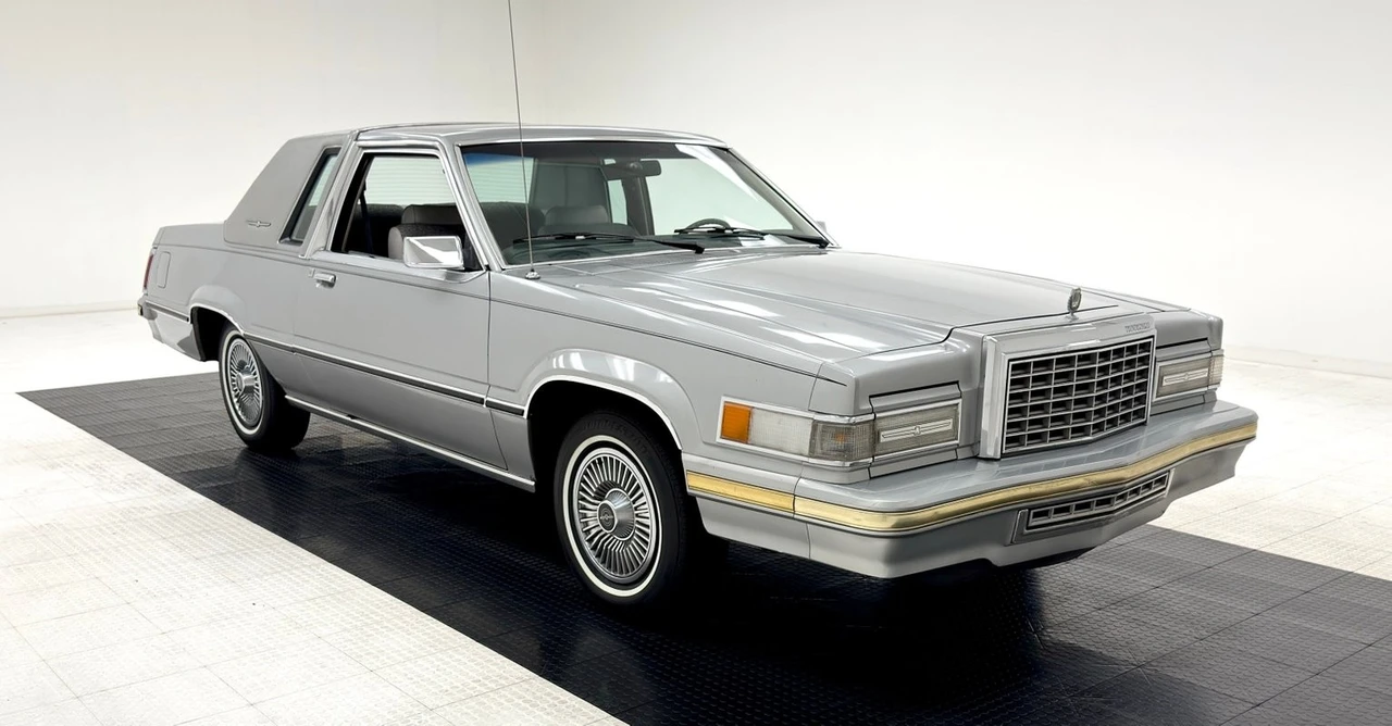1980 Ford Thunderbird 7th Gen - Image 7 of 12
