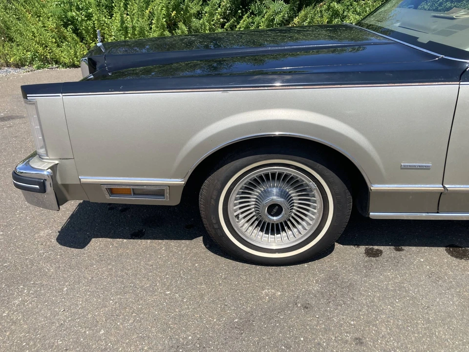 1980 Lincoln Continental 6th Gen - Image 15 of 31