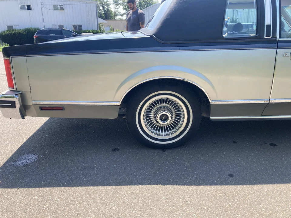 1980 Lincoln Continental 6th Gen - Image 18 of 31